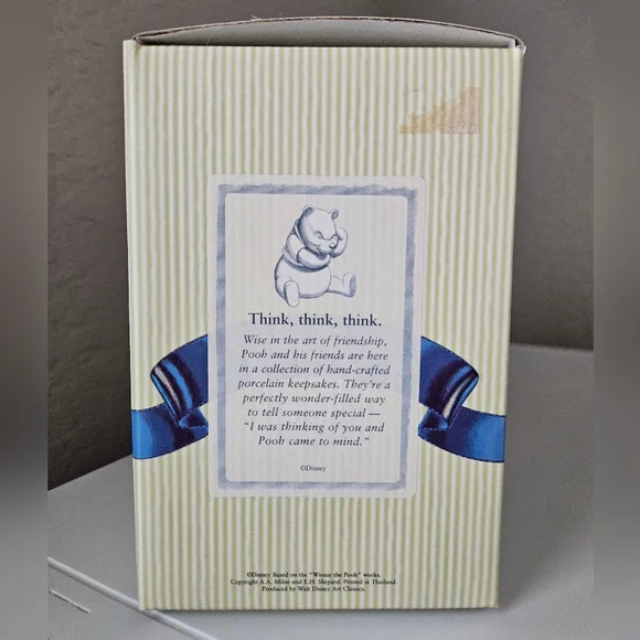 Winnie The Pooh Porcelain Figurine - Picture 7 of 8